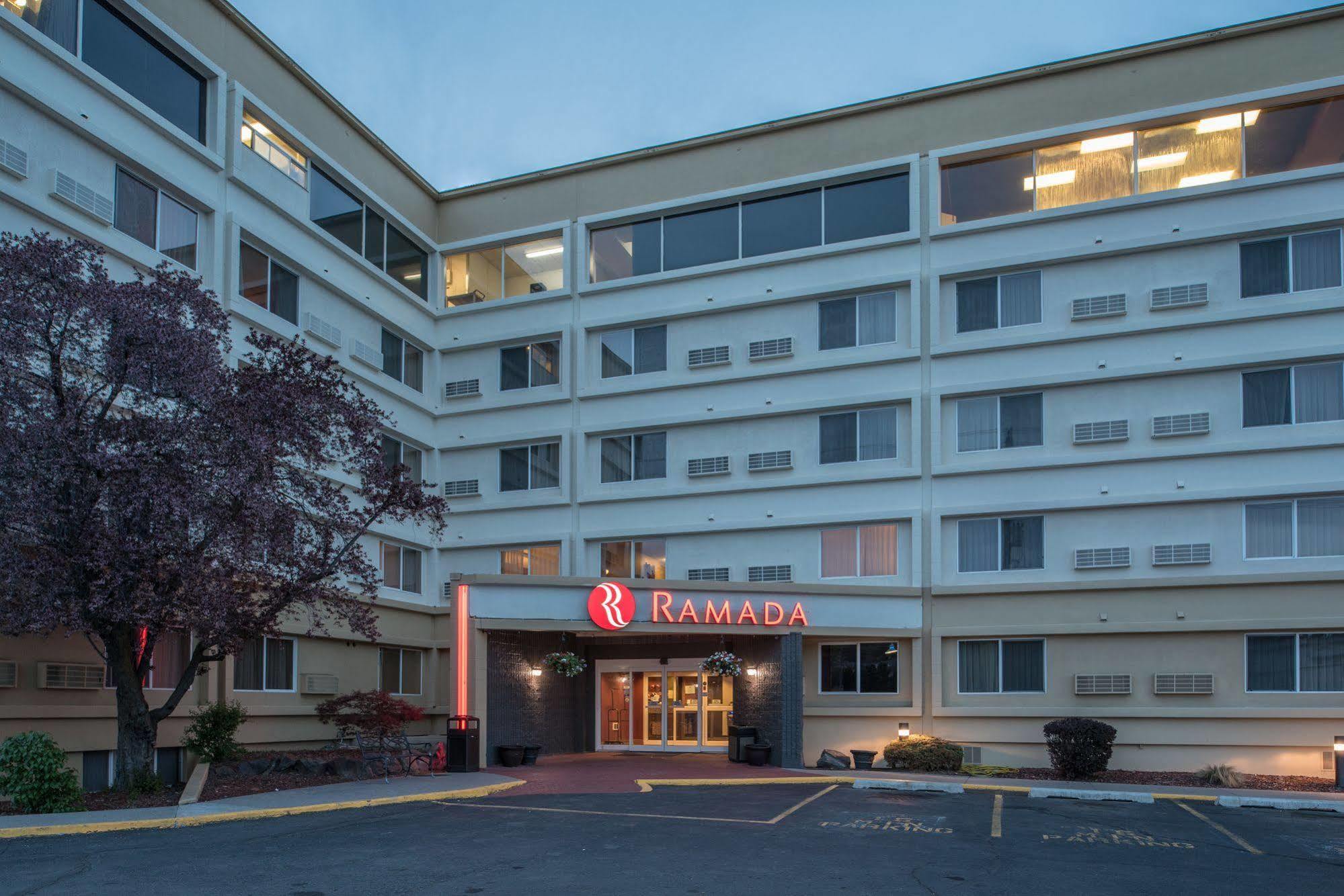 Ramada by Wyndham Downtown Spokane Zewnętrze zdjęcie