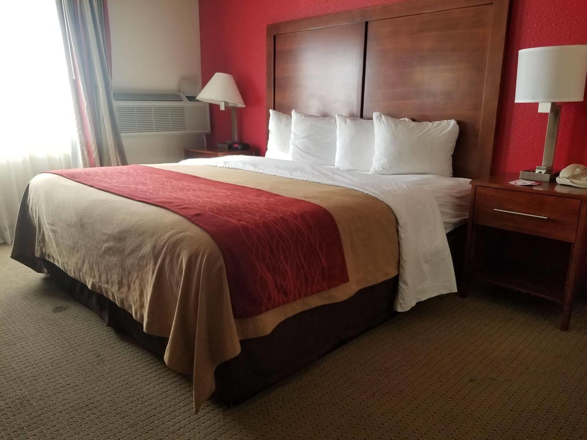 Ramada by Wyndham Downtown Spokane Zewnętrze zdjęcie